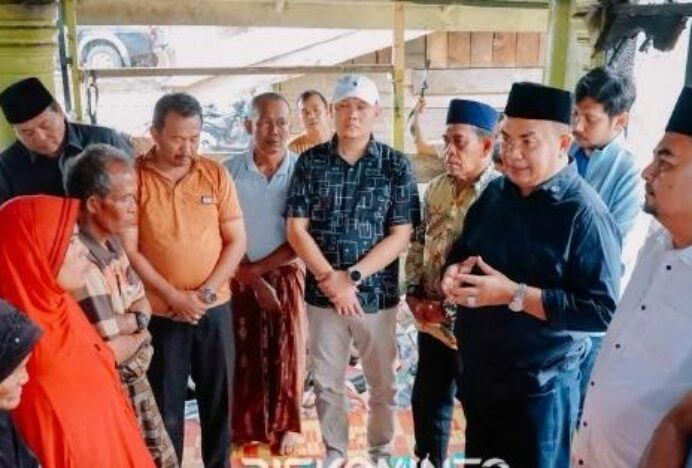 Bupati Agara Salurkan Bantuan Masa Panik Korban Kebakaran di Maha Singkil