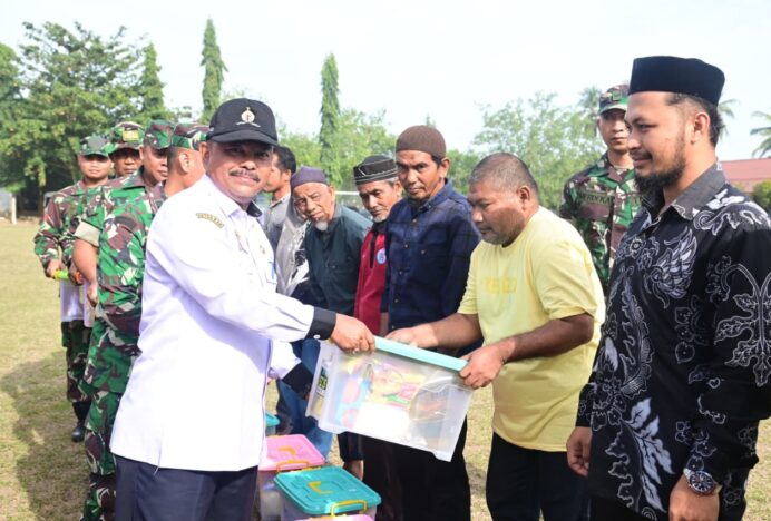 Asisten II Sekdakab Aceh Besar Apresiasi Kodim 0101/KBA Gelar Aksi Bersih Masjid Tuha Indrapuri