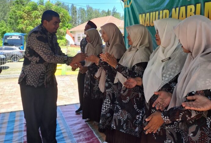 MIN 31 Aceh Besar Peringati Maulid Nabi Muhammad SAW Sekaligus Peusijuk PPPK