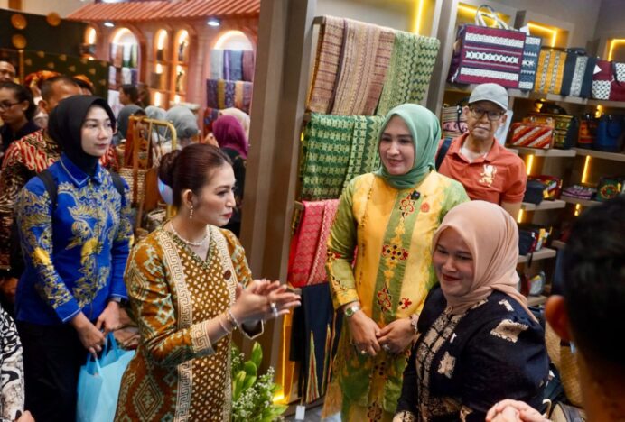 Ketua Dekranasda Nasional Kunjungi Stan Aceh di Inacraft 2025, Apresiasi Keragaman Kerajinan