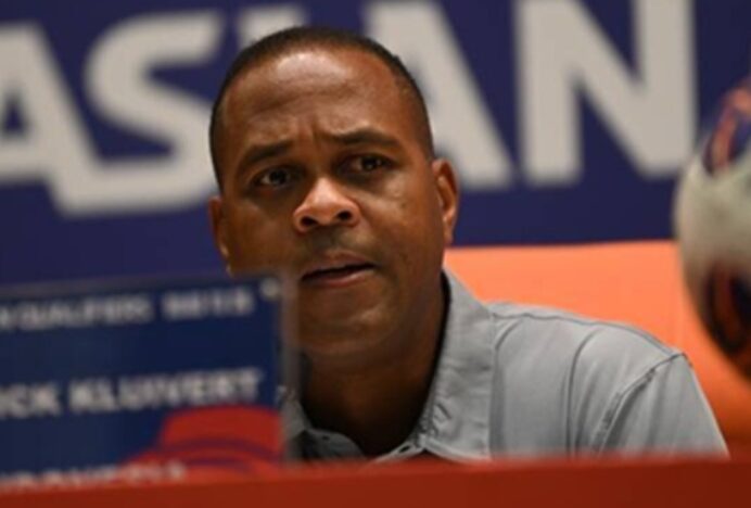 Mimpi Timnas Indonesia ke Piala Dunia Berakhir, Kluivert Pukul Bench