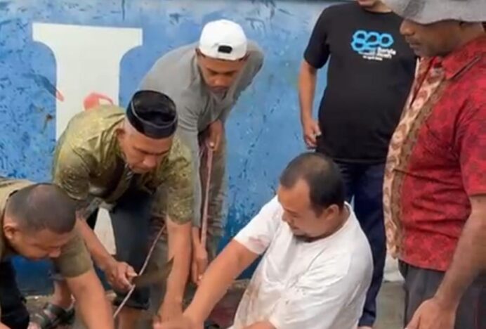 Wakil Ketua DPRK Banda Aceh Serahkan Satu Ekor Lembu untuk Perayaan Maulid Nabi di Gampong Ilie