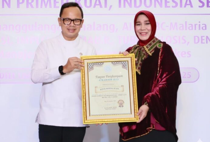 Banda Aceh Terima Penghargaan ADINKES Award 2025 Kategori Penanggulangan AIDS, TBC, dan Malaria