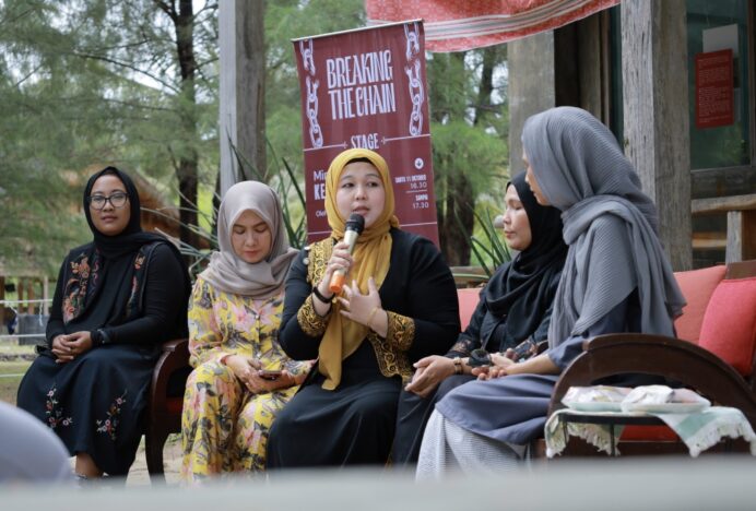 Ketua TP PKK Aceh Besar Ajak Orang Tua Jadi Tempat Terbaik Anak Berbagi Cerita