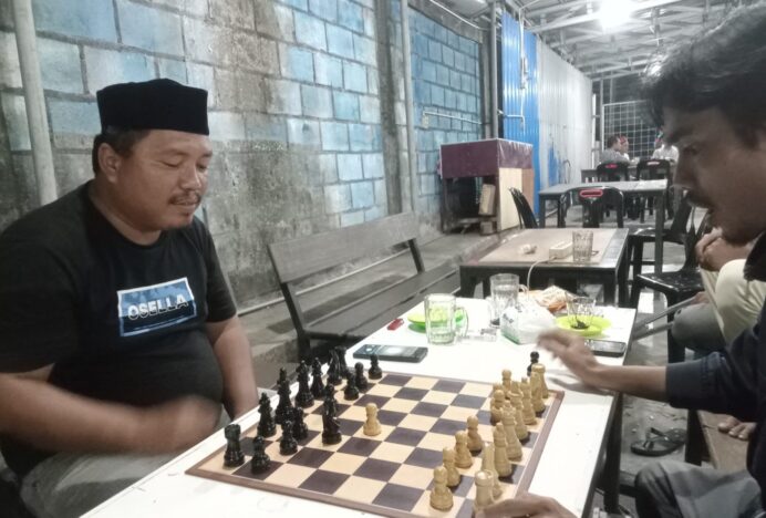 Travelkuala tak Gentar, Bidik Enam Besar Olimpiade Catur HUT 13 Media Pos Aceh