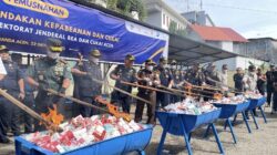 Gunungan Barang Bukti, Bukti Bea Cukai Tak Tidur