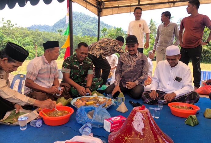 Camat Lhoong Apresiasi Masyarakat Krueng Kala Lestarikan Tradisi Kenduri Blang