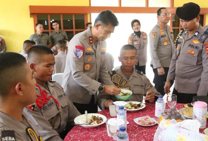 Kapolda Aceh Tinjau Menu dan Standar Gizi Makanan Siswa Secaba di SPN Seulawah