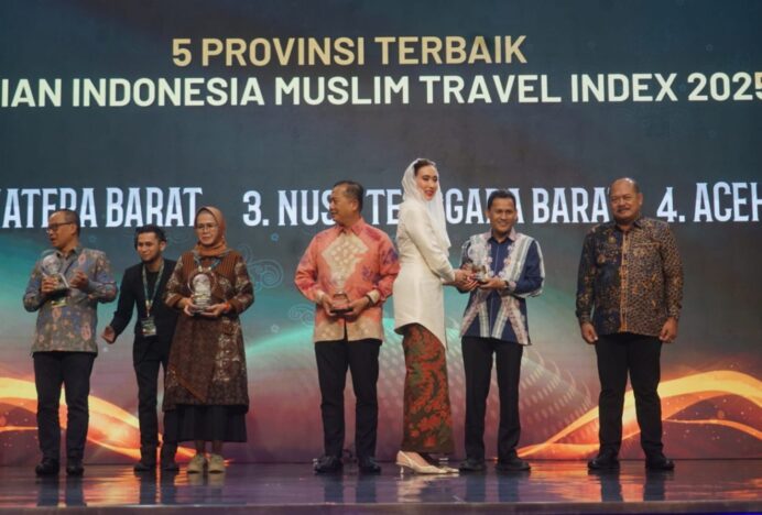 Pemerintah Aceh Raih Dua Penghargaan di Ajang Indonesia Muslim Travel Index 2025