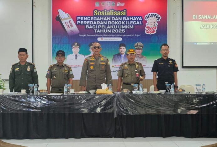 Satpol PP dan WH Aceh Jaya Sosialisasikan Bahaya Rokok Ilegal bagi Pelaku UMKM