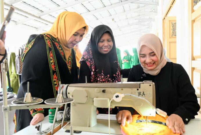 Anggota DPD RI Darwati A Gani Kunjungi Sentra IKM Dekranasda Aceh Besar