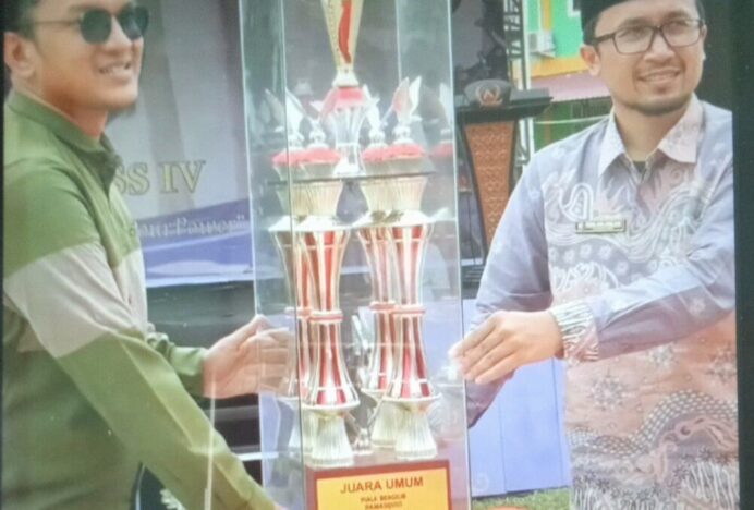 MUQ Banda Aceh Serahkan Piala Bergilir ke Dayah Qur’an Aceh