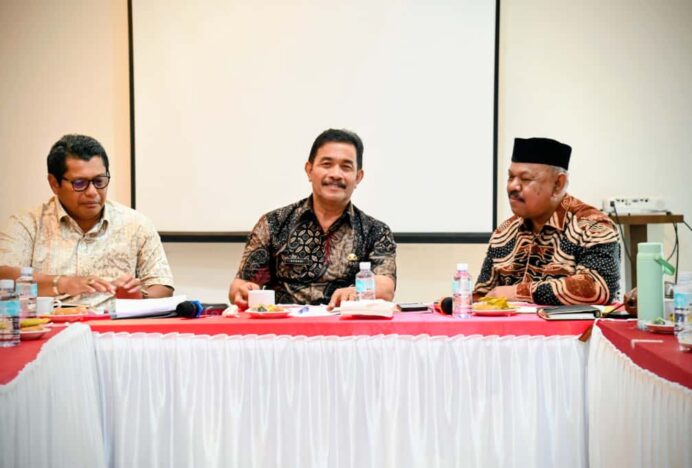 Wabup Syukri Pimpin Rapat Persiapan Keberangkatan Kafilah MTQ Aceh Besar ke Pidie Jaya