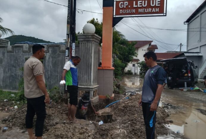 Tim Teknik PDAM Tirta Mountala Aceh Besar Gerak Cepat Penanganan Kebocoran di Leu Ue
