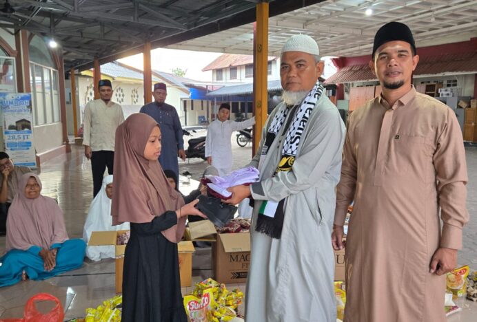 Masjid Nurul Huda BPKP Aceh Salurkan Bantuan Tahap Kedua untuk 13 Keluarga Kurang Mampu