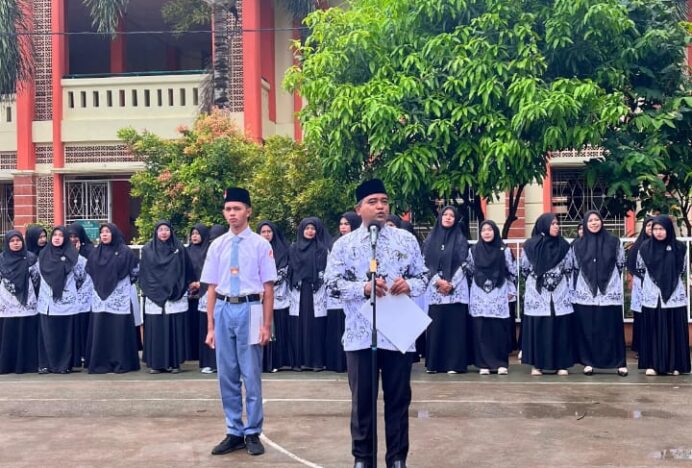 MAN 4 Aceh Besar Gelar Upacara dan Peringatan Hari Guru Nasional 2025