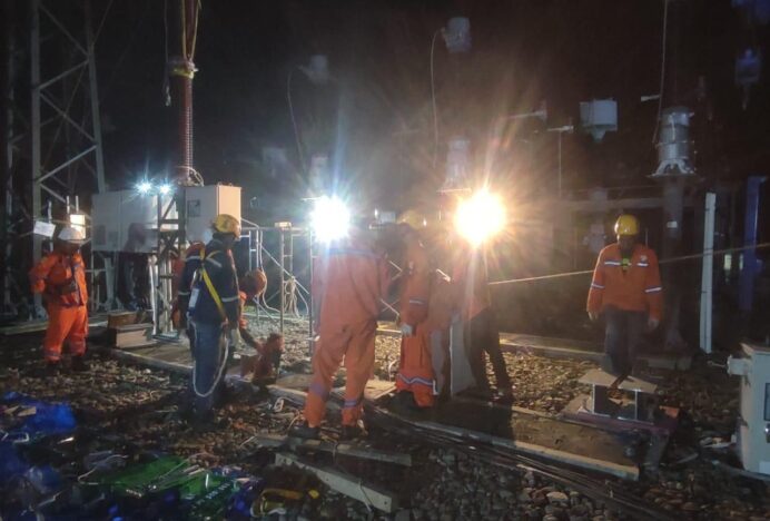PLN Kerahkan 821 Petugas, Lebih 65 Persen Listrik Aceh Pulih