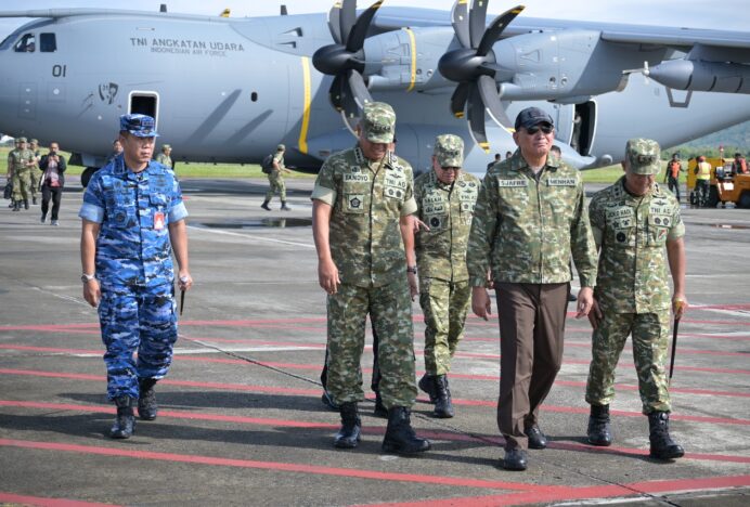 Pesawat A-400 TNI AU Mendarat Perdana di Aceh Dukung Kunker Menhan RI