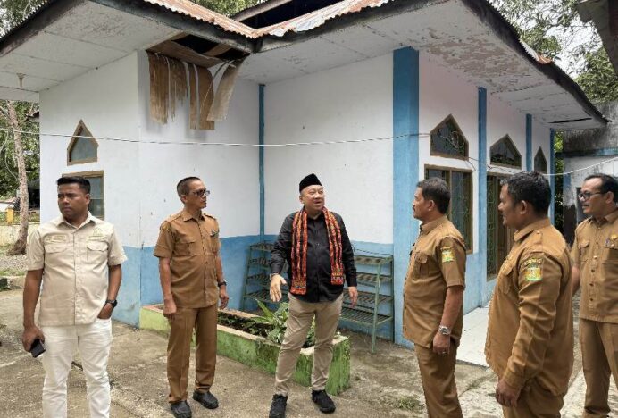 Wabup Aceh Besar Terima Kunjungan Wakil Ketua Komisi X DPR RI Lalu Adrian Irfani di SDN Blang Bintang