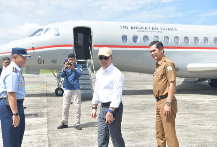 Usai Kunker dari Istanbul, Menlu Sugiono Transit di Aceh