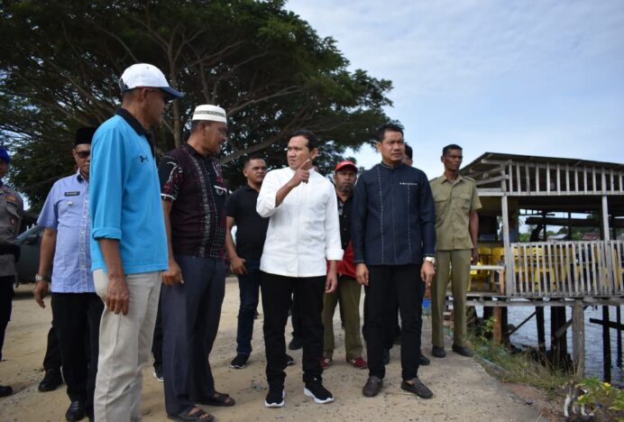 Wagub Aceh Tinjau Kuala Idi, Dengar Langsung Keluhan Nelayan Terkait Pendangkalan Muara