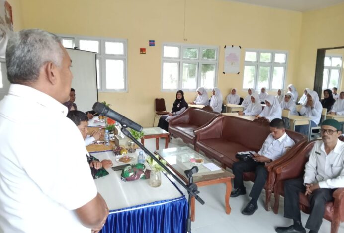 Badan Kesbangpol Aceh Besar Gelar Sosialisasi di SMAN 1 Kuta Cot Glie