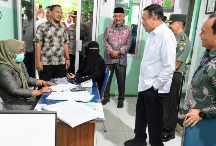 Plt Kadinkes Aceh Besar Sambut Kunjungan Menko Polkam RI
