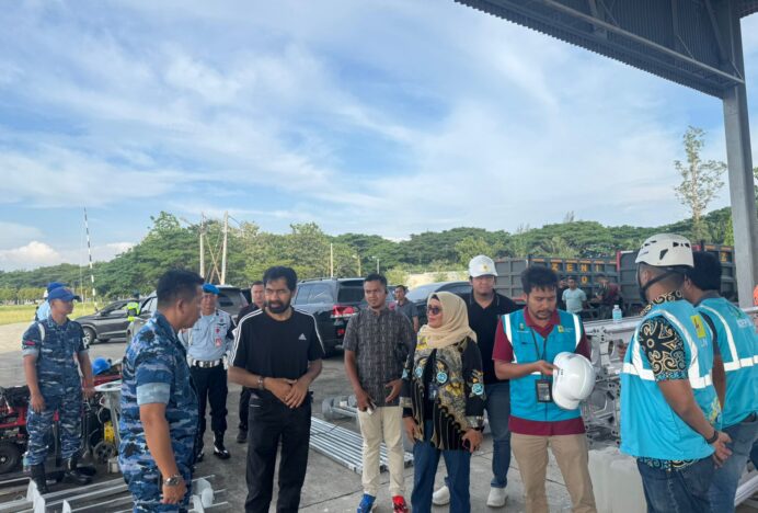 Mualem Tinjau Material Tower Pengganti yang Tiba di Aceh