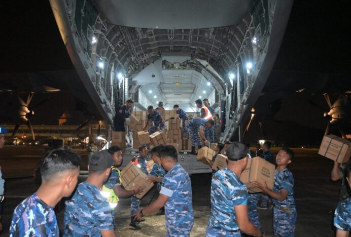 Paket Bansos Berlanjut Pesawat Airbus A-400 Mendarat di Aceh