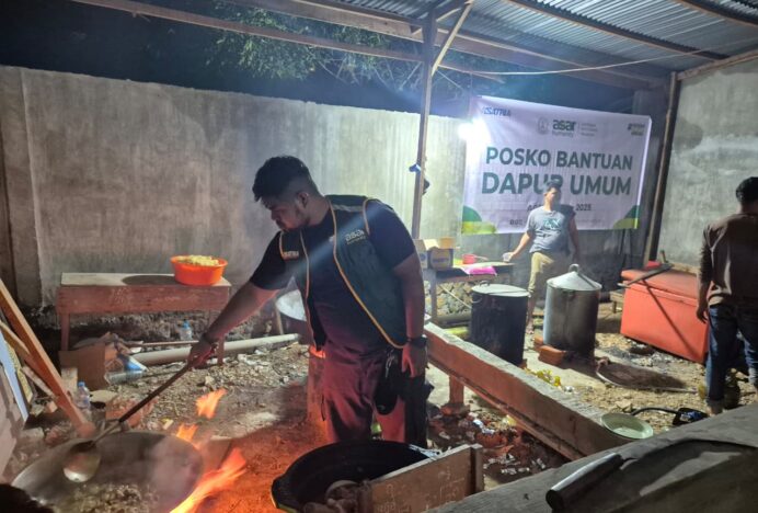 Asar Humanity Dirikan Dapur Umum di MIN 1 Aceh Besar untuk Warga Terdampak Banjir Indrapuri