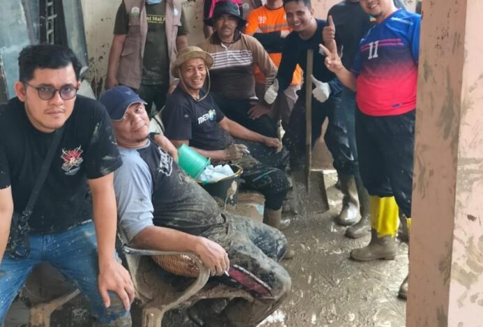 Amil BMA Laksanakan Gotong Royong Bersihkan Sarana Kantor Pemerintah di Bireuen