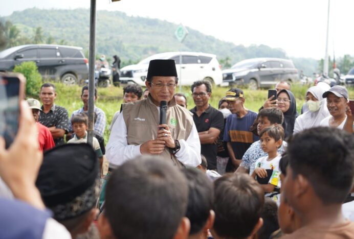 Sapa Penyintas Banjir, Menag Serahkan Bantuan Rp37,95 Miliar untuk Aceh