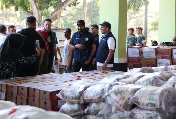 Mualem Pantau Langsung Distribusi Bantuan ke Aceh Utara, Sebut Kebutuhan Helikopter