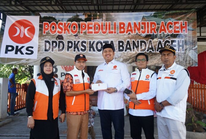Anggota Fraksi PKS DPRK Banda Aceh Potong Gaji Bulan Desember Bantu Banjir Aceh
