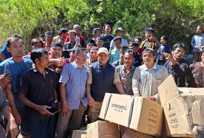 Wagub Aceh Terbang ke Gayo Lues Salurkan Bantuan via Udara