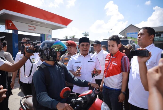 Bupati Aceh Besar bersama Unsur Forkopimda Tinjau Antrean SPBU