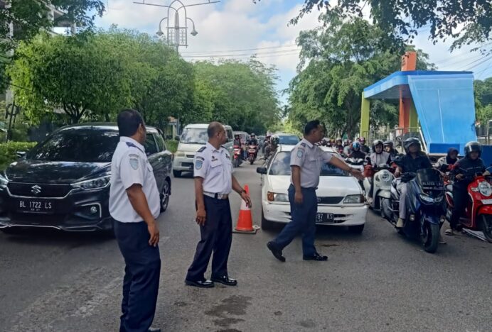 Wali Kota Illiza Kerahkan Dishub dan Satpol PP Atasi Antrean di SPBU Banda Aceh