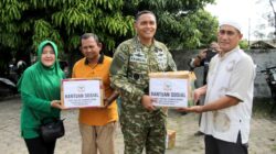 Dandim 0101/KBA dan Ketua Persit Salurkan Bantuan Sosial kepada Keluarga Anggota Terdampak Bencana