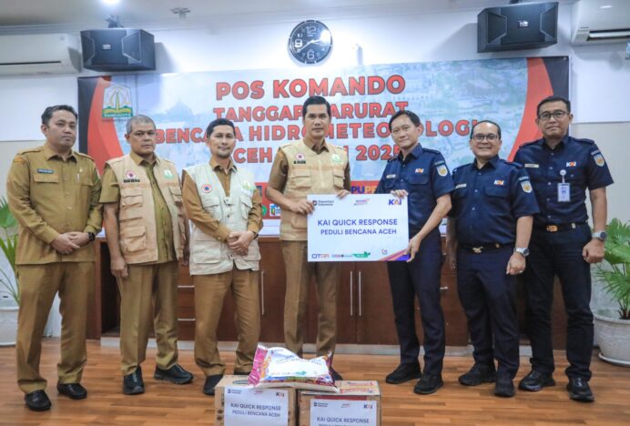 KAI Salurkan Bantuan untuk Bencana Banjir dan Longsor di Aceh