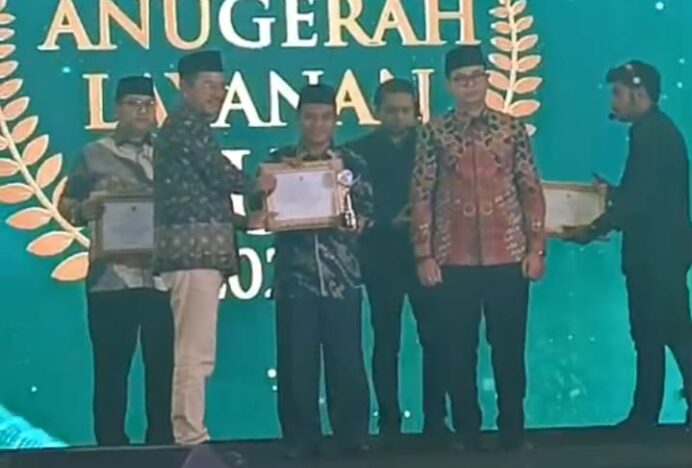 KUA Susoh Raih Penghargaan KUA Multi Layanan Nasional pada Anugerah Layanan KUA 2025