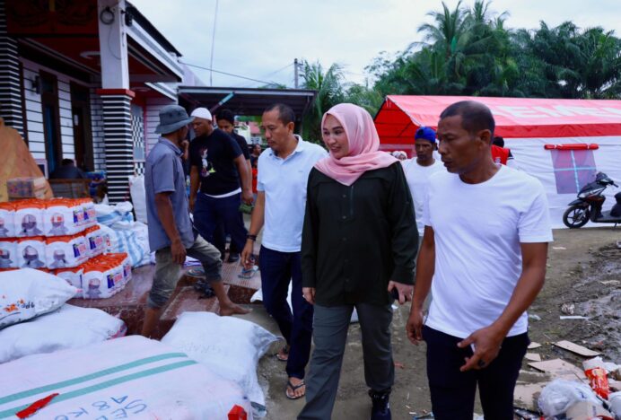 Kak Na Puji Metode Penyaluran Bantuan di Posko Utama Bireuen