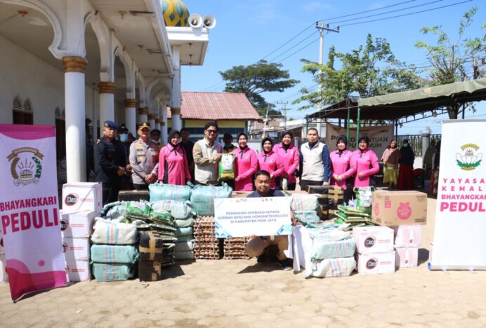 Ketua Bhayangkari Daerah Aceh Kembali Salurkan Bantuan untuk Korban Banjir di Pidie Jaya