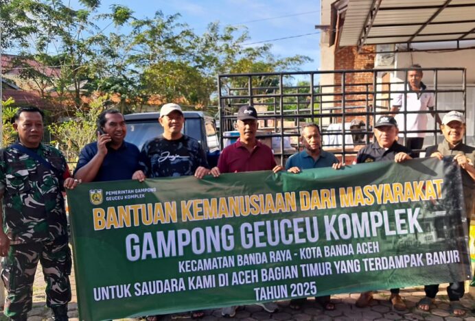 Keuchik Geuceu Komplek Bersama Ketua TPG Kawal Langsung Bantuan Kemanusiaan