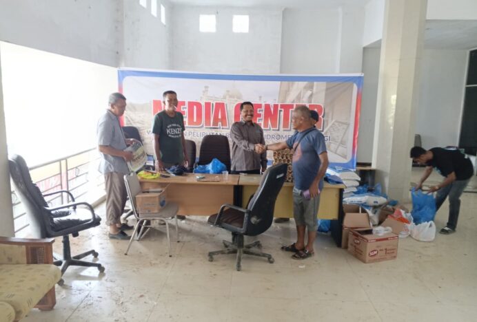 Wartawan Aceh Tamiang Terdampak Banjir Terima Bantuan SPS Pusat