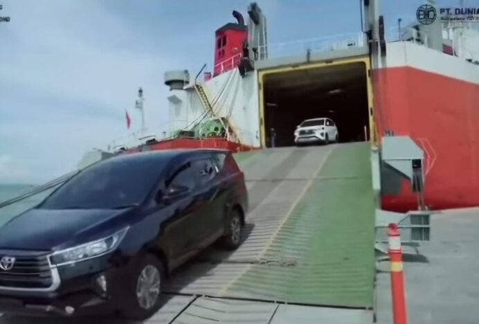 Mobil Toyota Dikirim ke Banda Aceh Via Jalur Laut