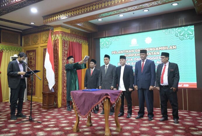 Gubernur Mualem Lantik Ketua dan Anggota Baitul Mal Aceh 2025–2030