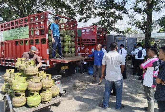Kecamatan Darul Imarah Distribusi Gas Subsidi 3 Kg ke 32 Gampong