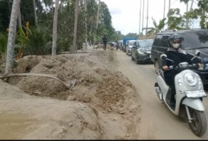 Lintasi Jalur Awe Geutah Bisa Berjam-jam, Jangan Lupa Bawa Bekal