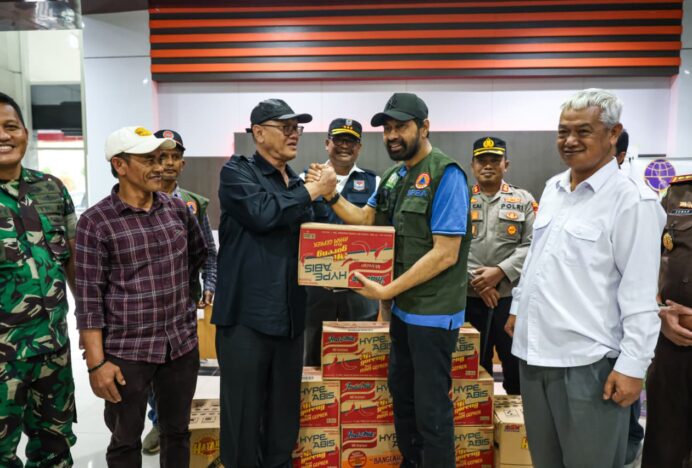 Mualem Terbangkan Bantuan ke Daerah Terisolasi Aceh Timur dan Bener Meriah