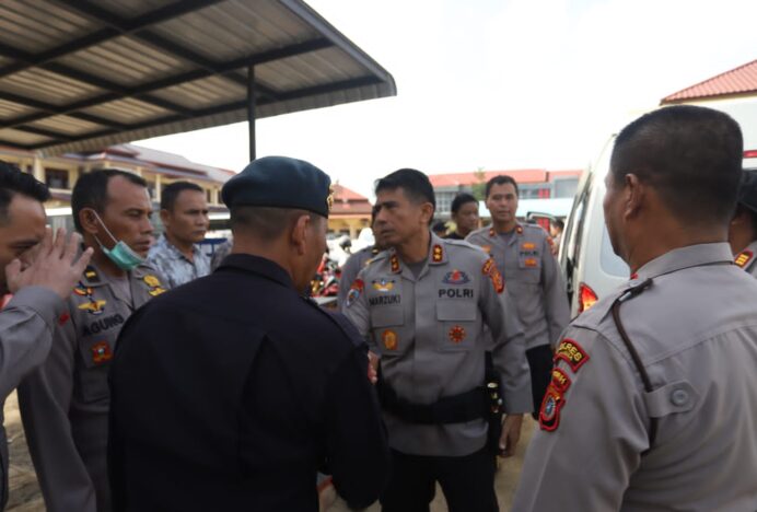 Kapolda Aceh Tiba di Langsa Lewat Jalur Darat, Beri Bantuan hingga Wifi Gratis untuk Warga